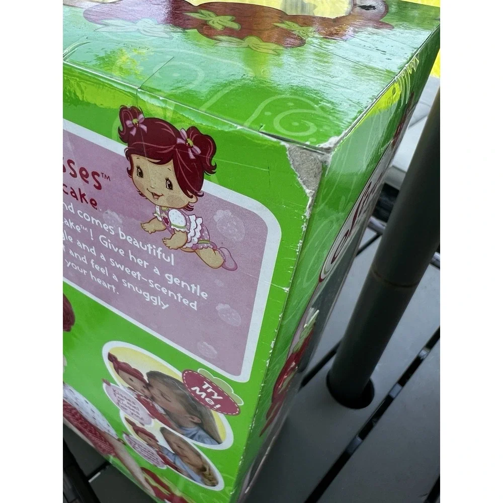 Strawberry Shortcake Baby Berry Kisses Doll Playmates‎ New Sealed Retired